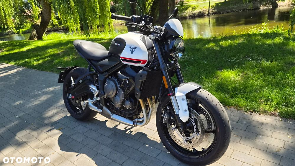 Triumph Trident - 1
