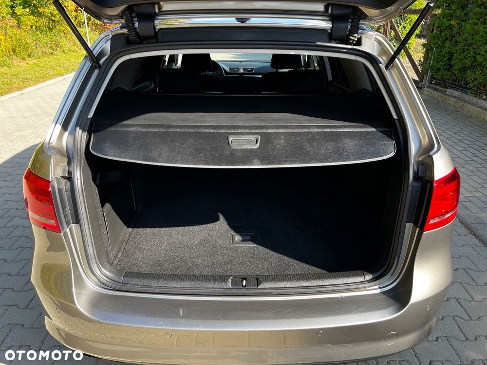 Volkswagen Passat Variant 2.0 Blue TDI SCR Comfortline - 17