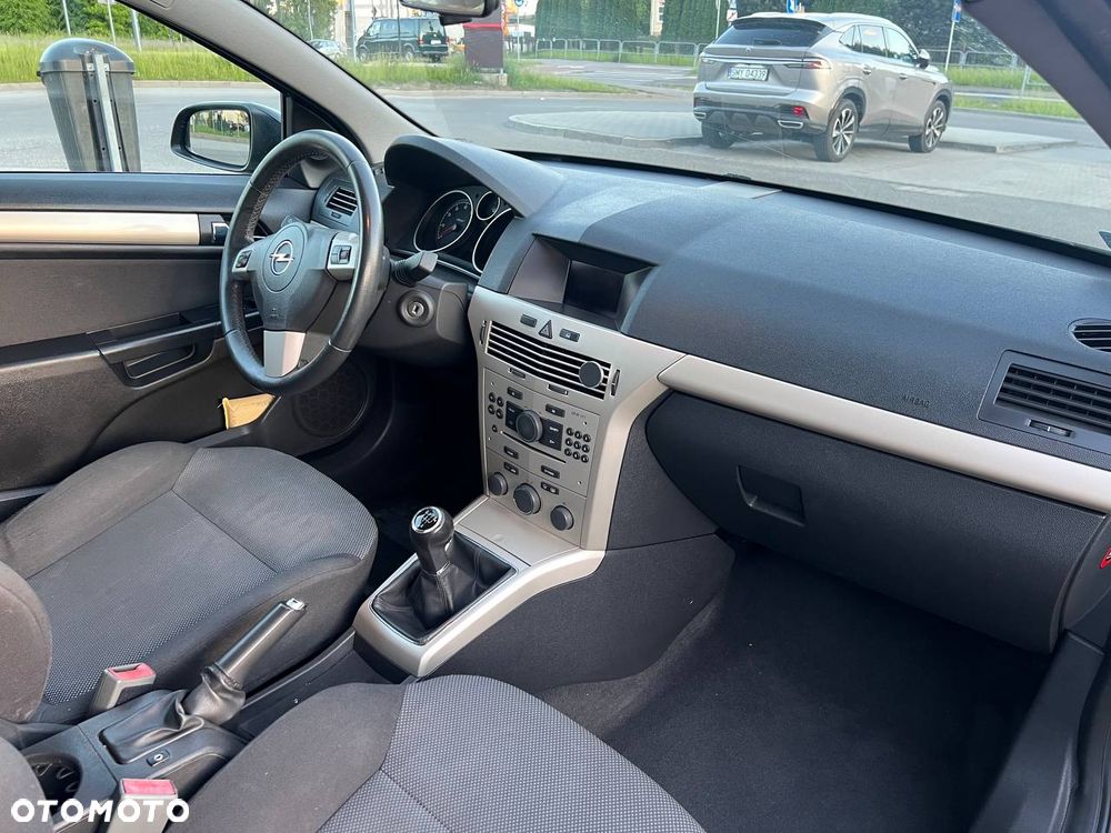 Opel Astra 1.6 Essentia - 11