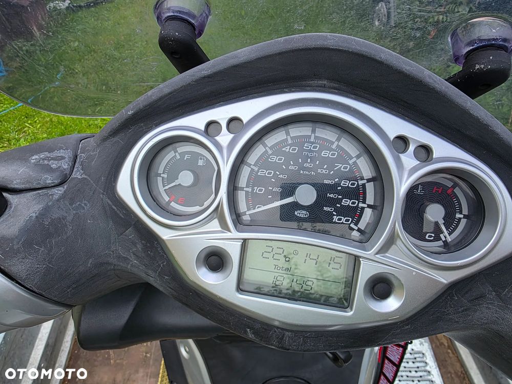 Yamaha X-max - 15