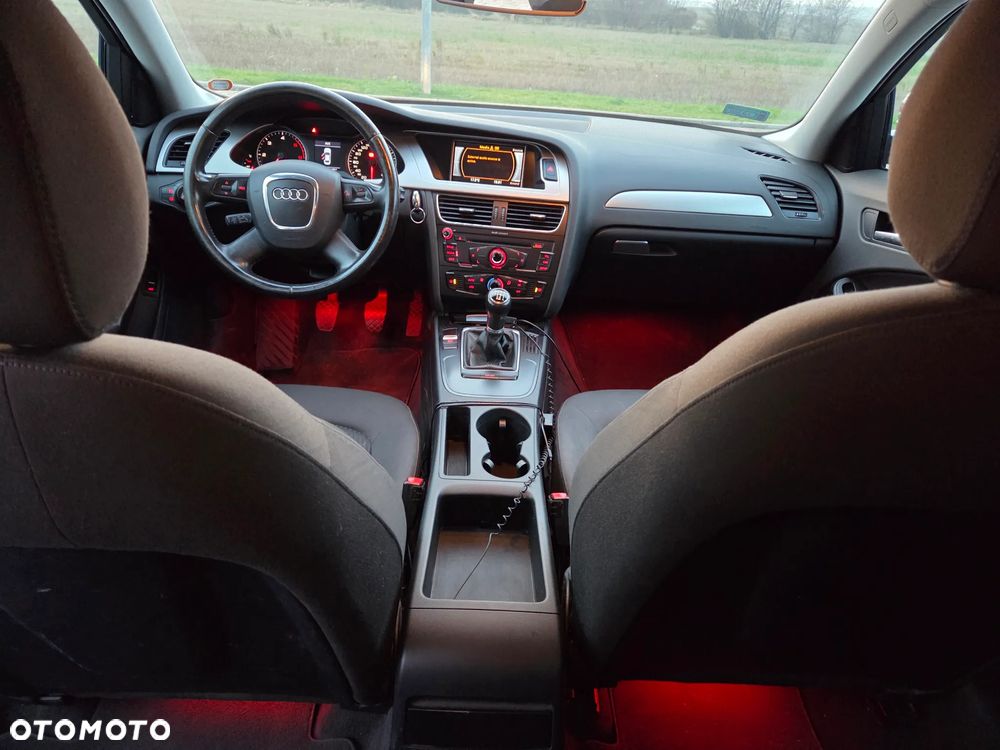 Audi A4 Limousine - 10