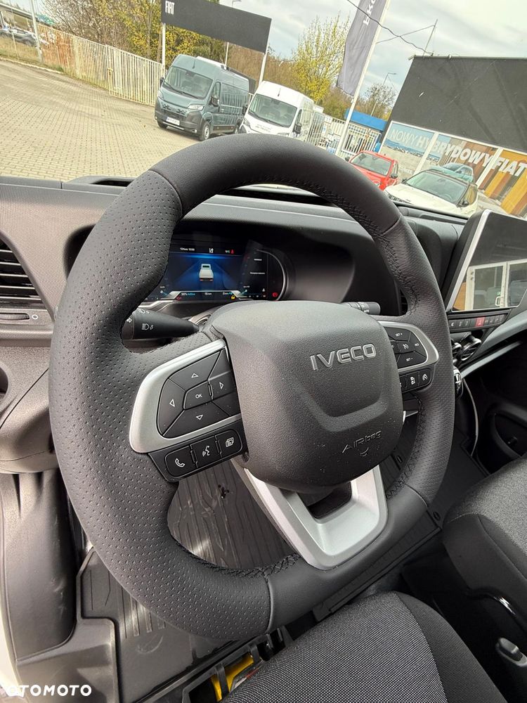 Iveco WYPRZEDAŻ ROKU ! GOTOWIEC OD RĘKI - BOGATE WYPOSAŻENIE DLA KIEROWCY - 25