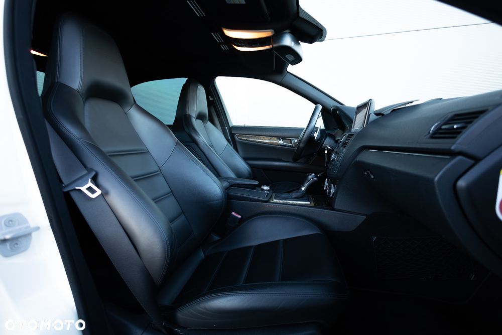 Mercedes-Benz Klasa C 63 AMG 7G-TRONIC - 15