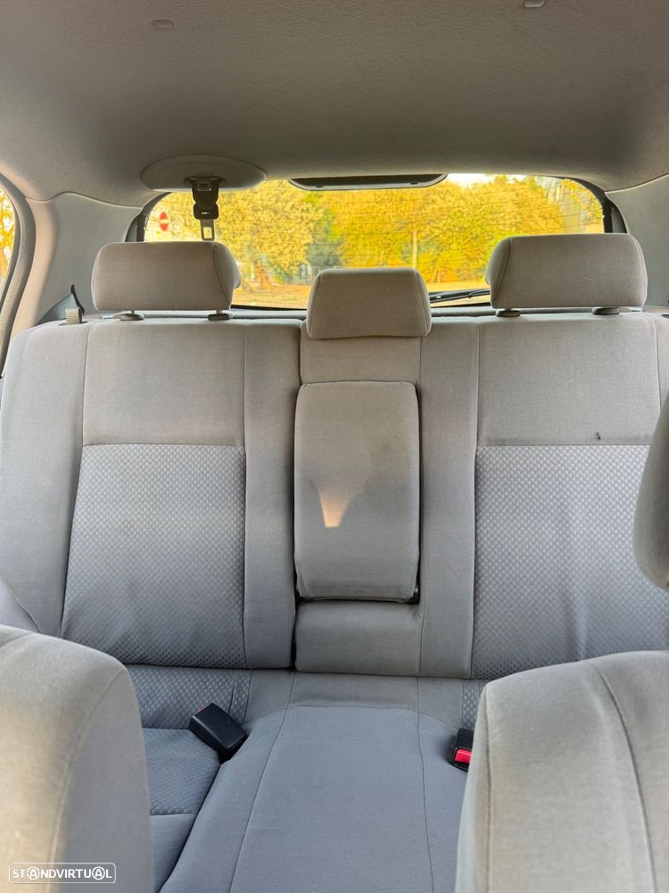 Nissan Almera - 9