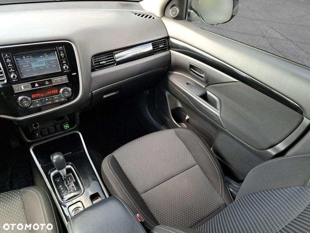 Mitsubishi Outlander 2.0 Instyle SDA 4WD CVT - 19