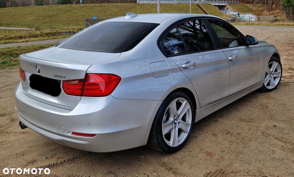 BMW Seria 3 328i Luxury Line - 3