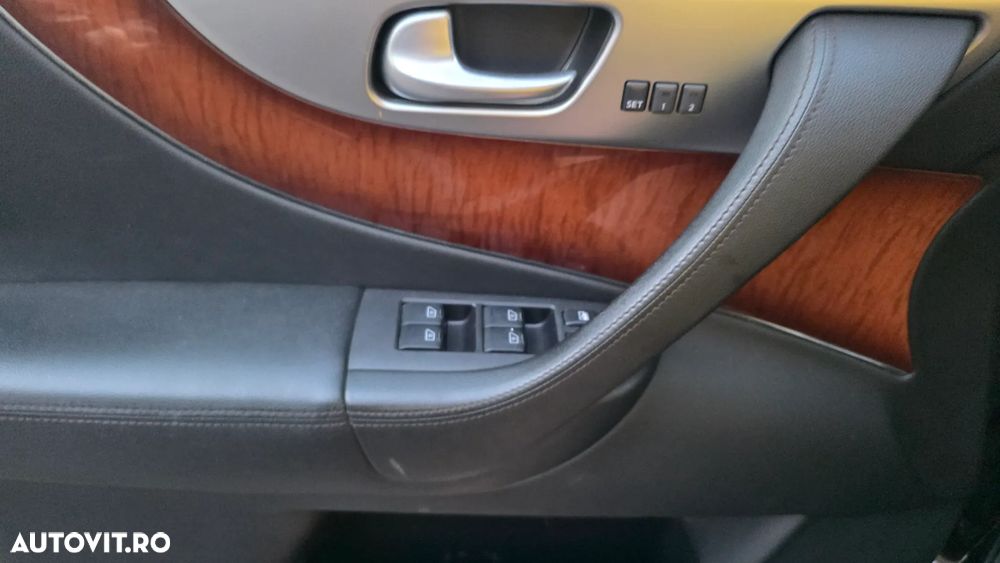 Infiniti FX 30 FX30d 3.0d V6 S Premium AWD - 10