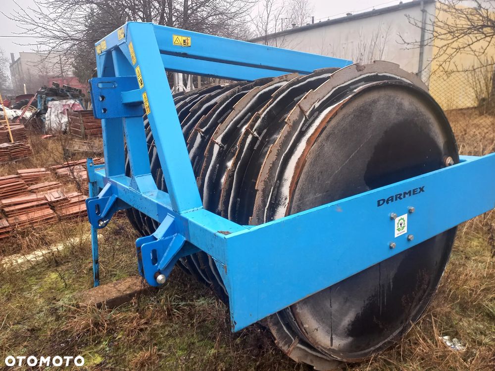 Wał pryzmowy 6 T  do sianokiszonki  , kukurydzy oraz do gniecenie torfowisk - 5