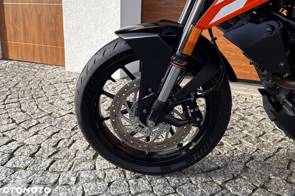 KTM Duke - 18