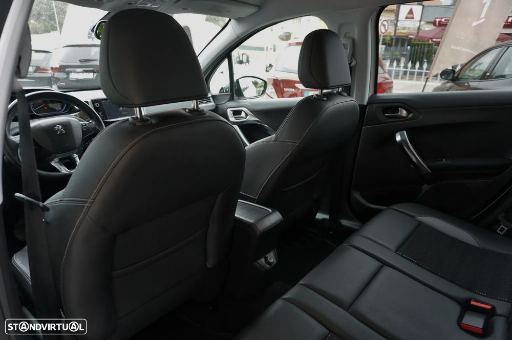 Peugeot 2008 1.6 e-HDi Allure - 12