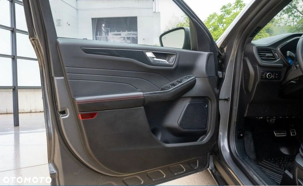 Ford Escape 2.0 EcoBoost AWD Titanium - 23