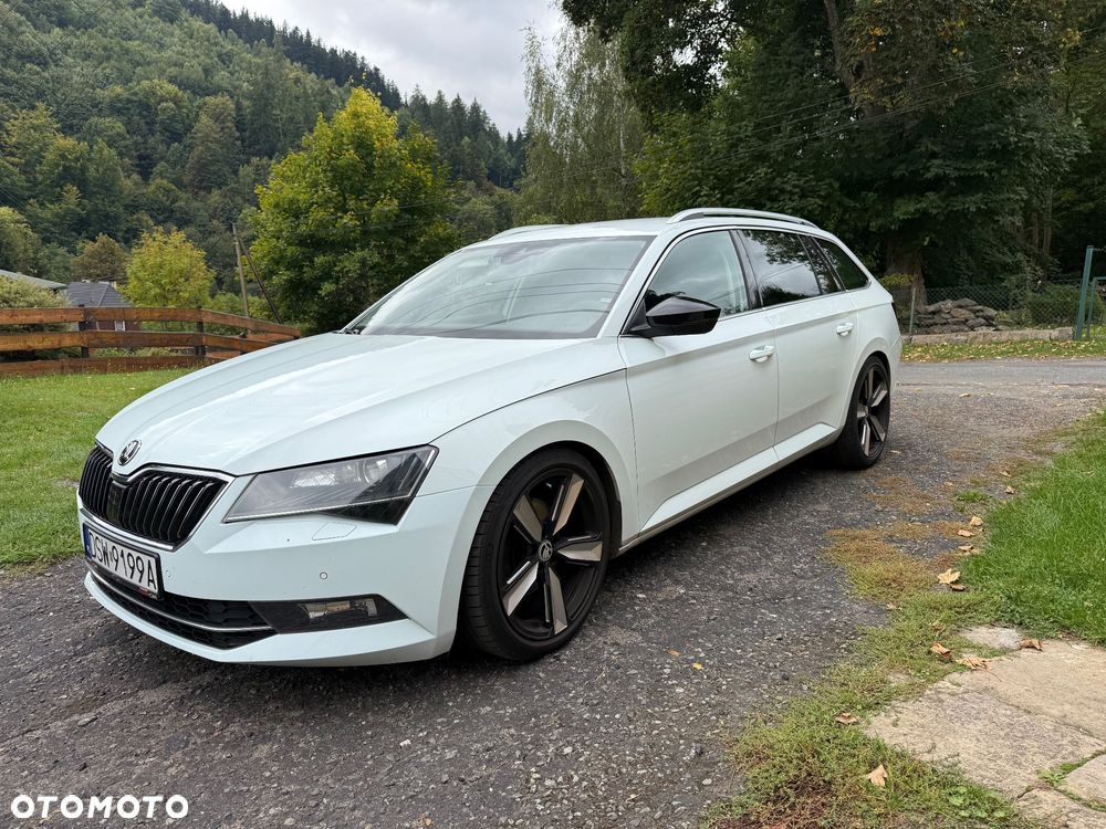 Skoda Superb 2.0 TDI Sportline DSG - 5