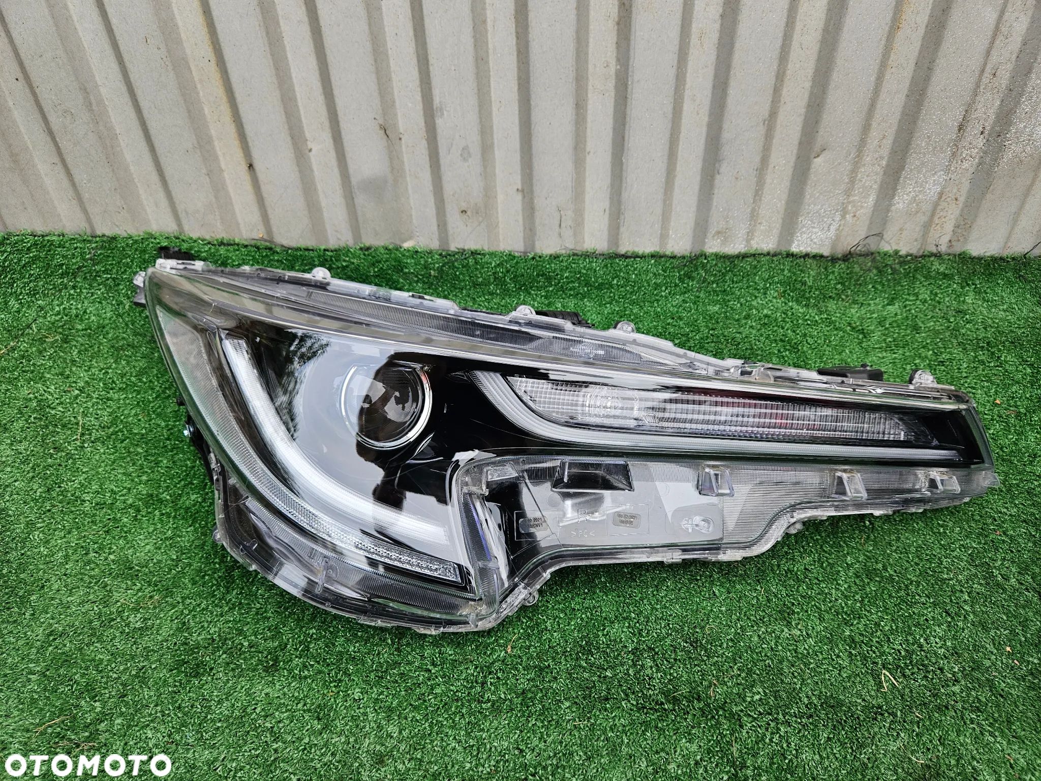 LAMPA PRAWY PRZÓD FULL LED TOYOTA COROLLA E21 HB KOMBI 19R- - 1