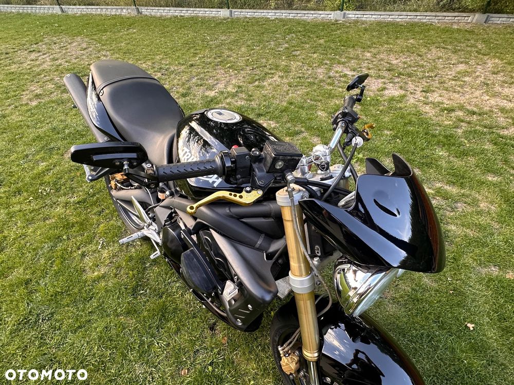 Triumph Street Triple - 8