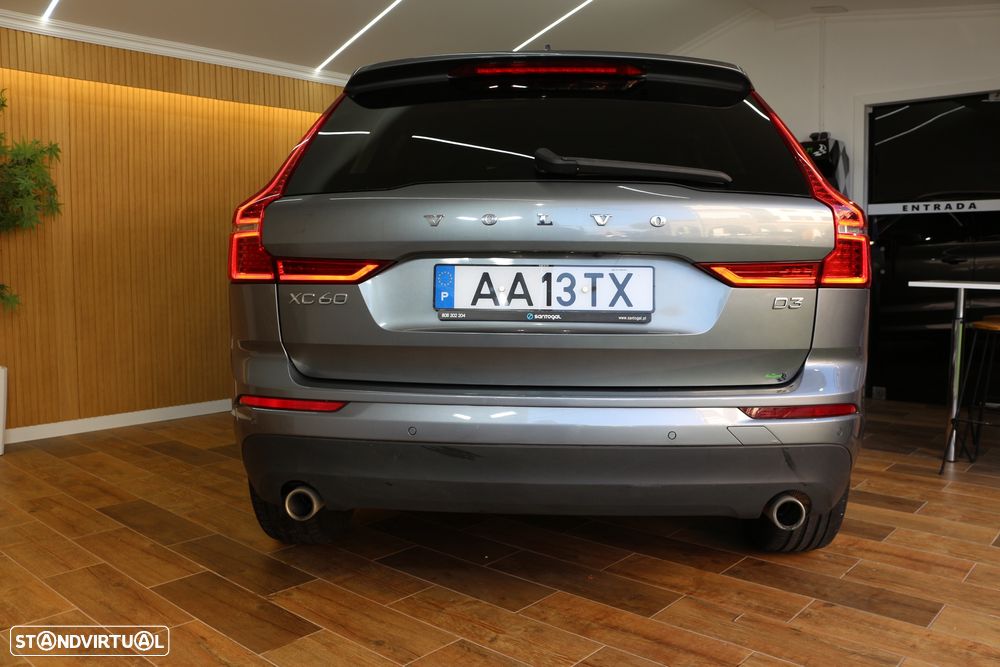 Volvo XC 40 2.0 D3 Momentum Plus - 32