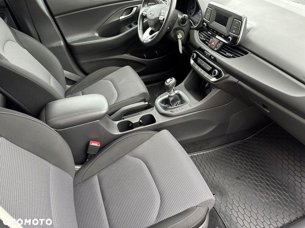 Hyundai i30 1.5 DPI Classic + - 35