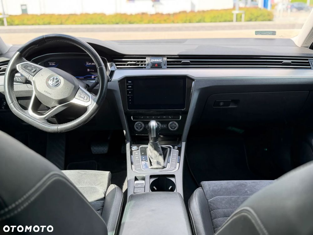 Volkswagen Passat 2.0 TDI Elegance DSG - 8