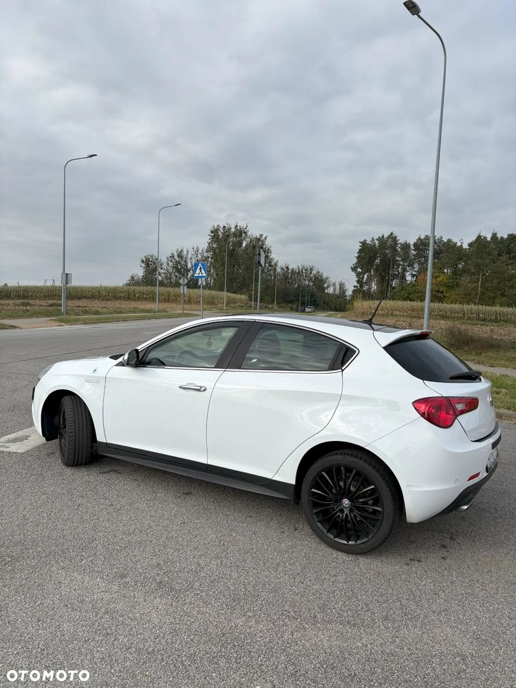 Alfa Romeo Giulietta 2.0 JTDM 16V Veloce - 3