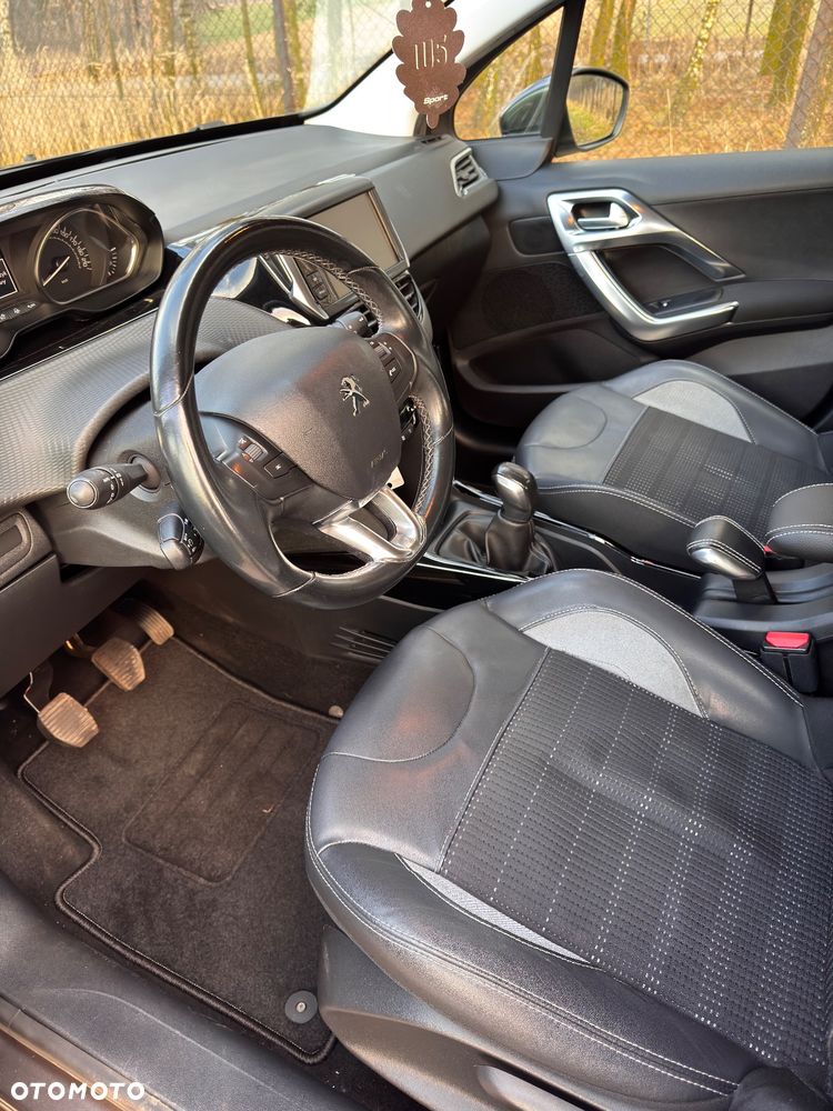 Peugeot 2008 BlueHDi 100 STOP & START Style - 9