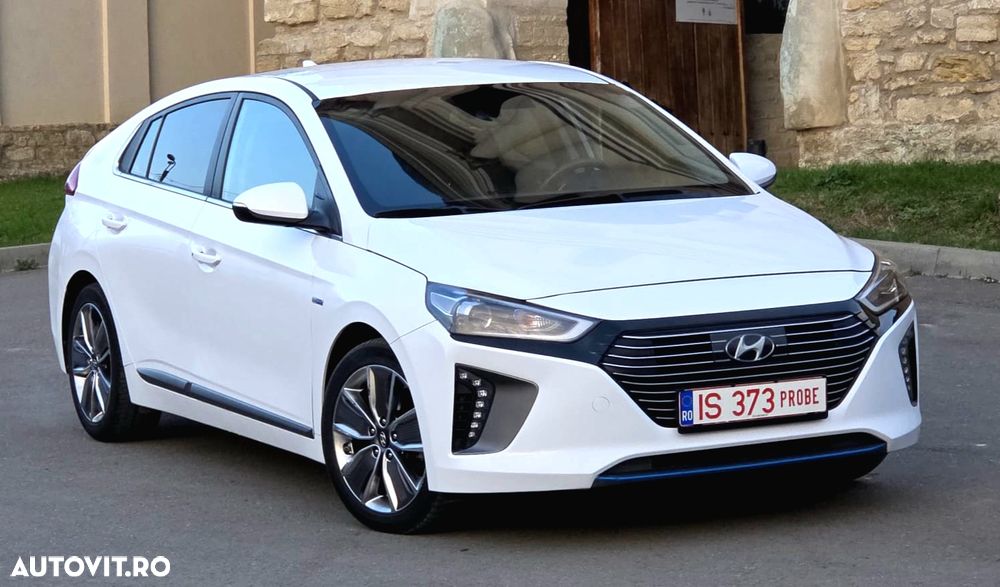 Hyundai IONIQ - 8