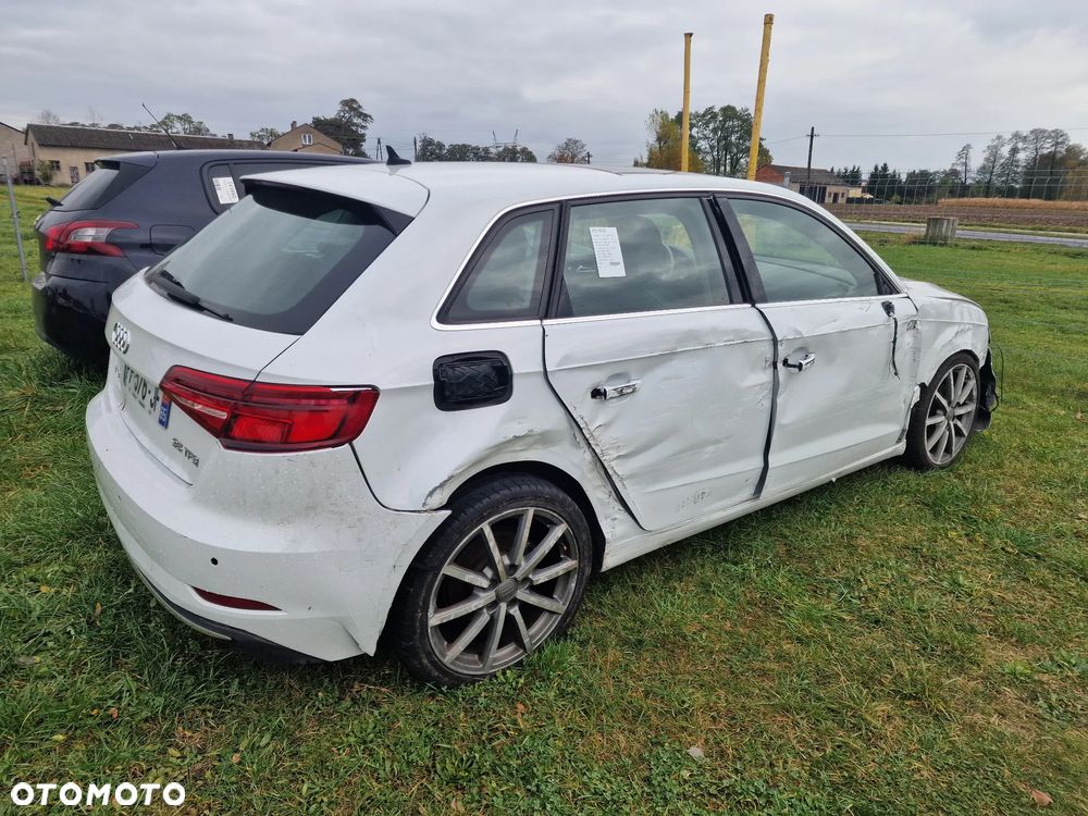 Audi A3 Sportback 35 TFSI cylinder on demand S tronic - 21