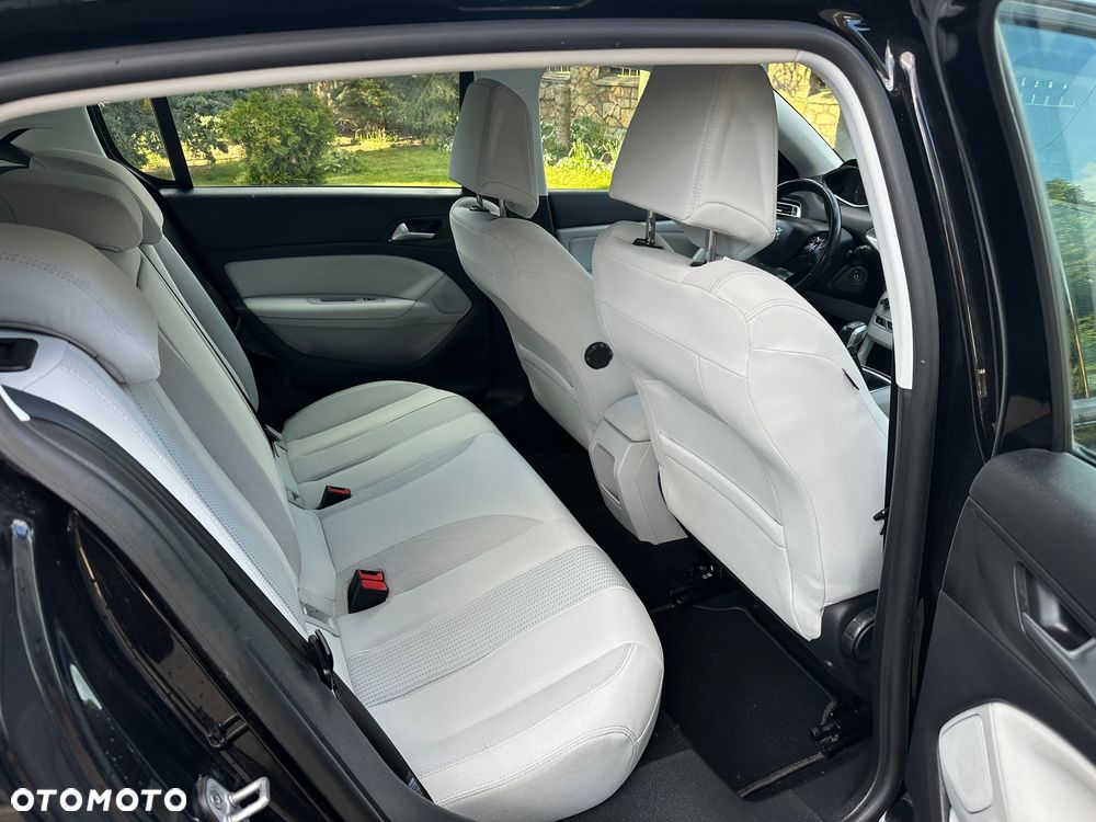 Peugeot 308 1.6 HDi Premium - 15