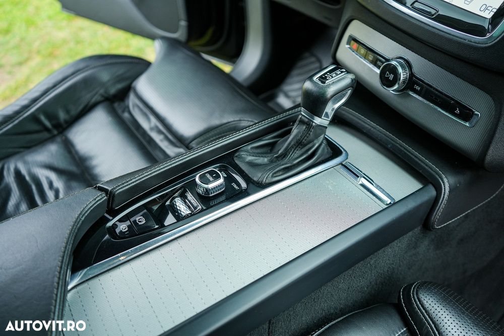 Volvo XC 90 D5 AWD Geartonic First Edition - 21