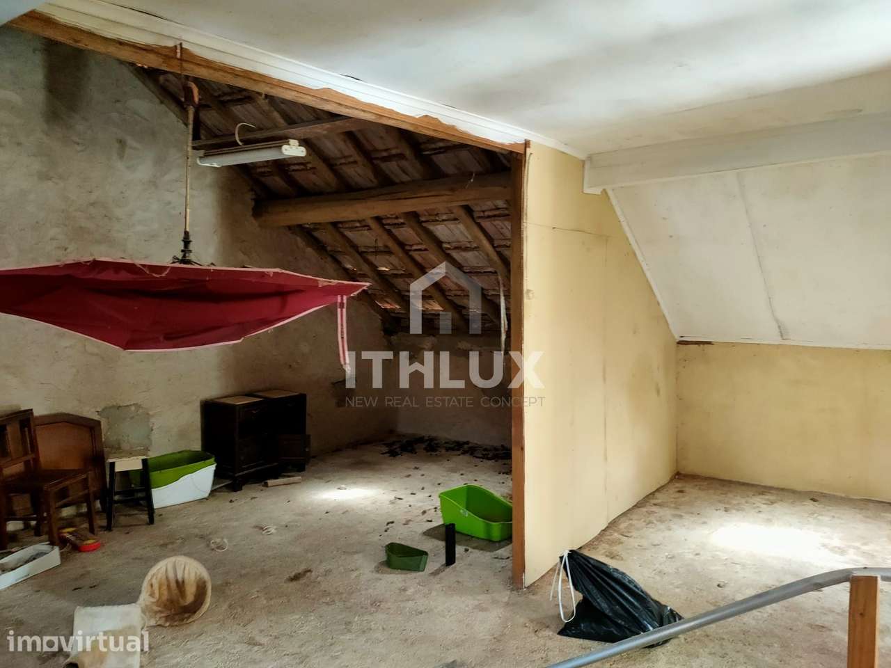 Moradia em Atouguia da Baleia, Peniche, com 2 quartos e potencial de r - Grande imagem: 3/36