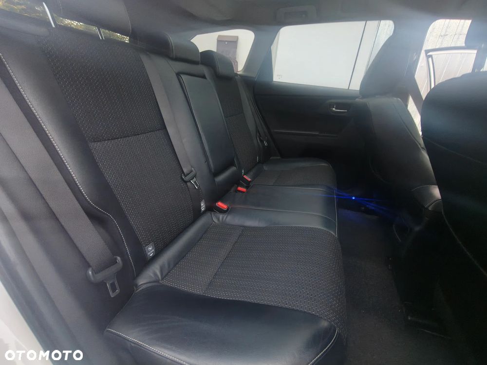 Toyota Auris - 13