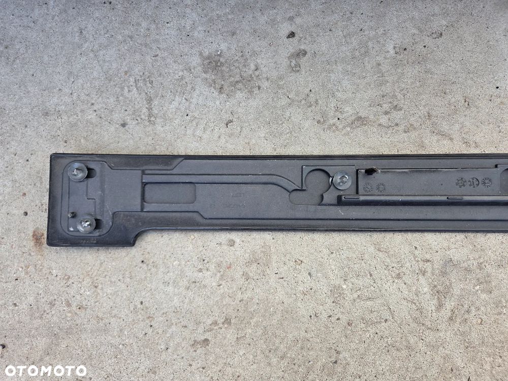 Listwa osłona maskująca prowadnice lewa strona  Peugeot Expert III Proace III Jumpy III - 8
