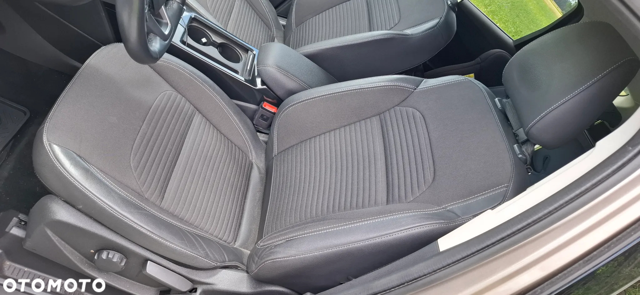 Ford Kuga - 22