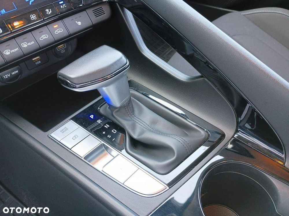 Hyundai Elantra 1.6 Smart CVT - 17