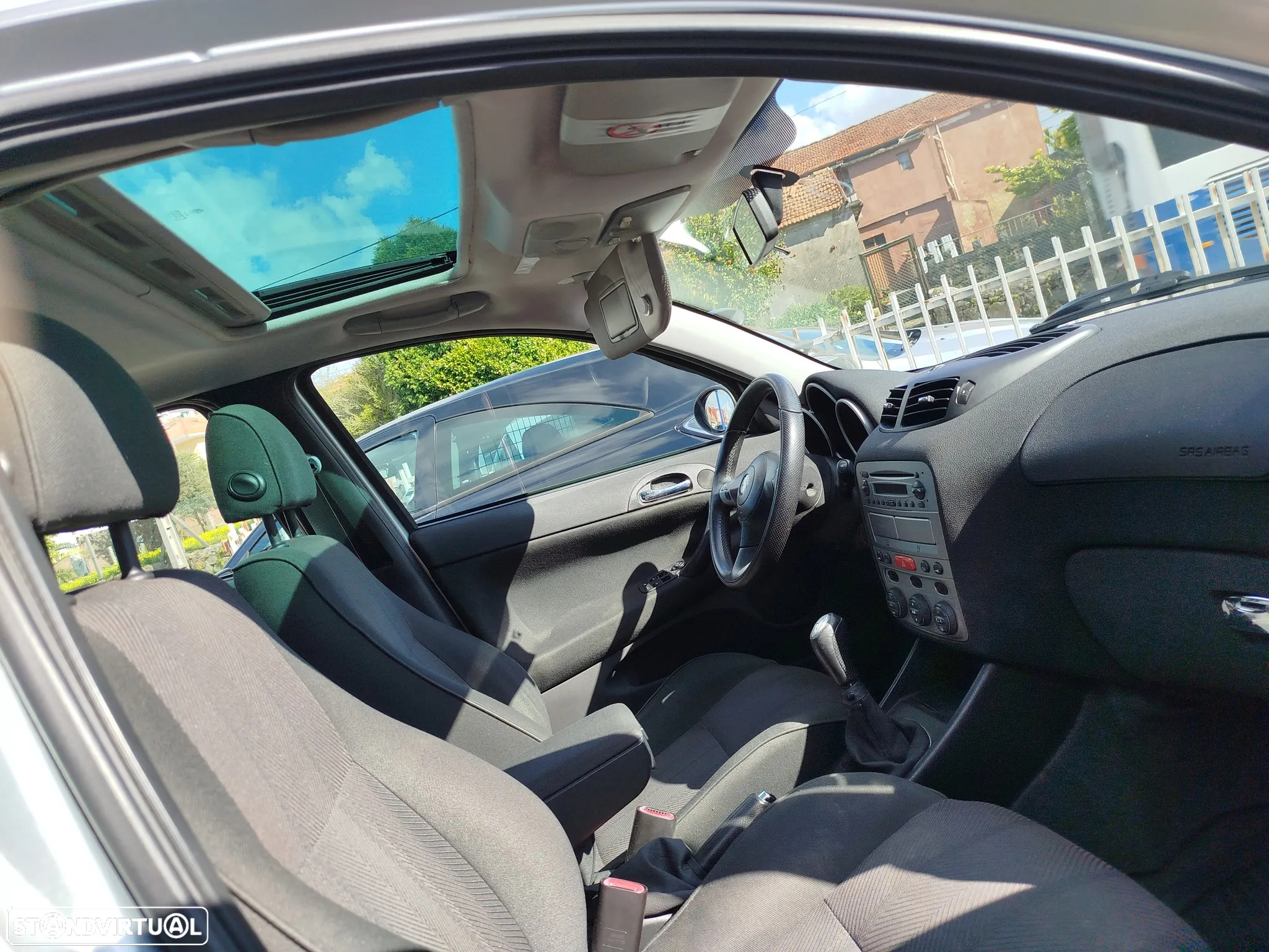 Alfa Romeo 147 1.6 TS Distinctive - 10