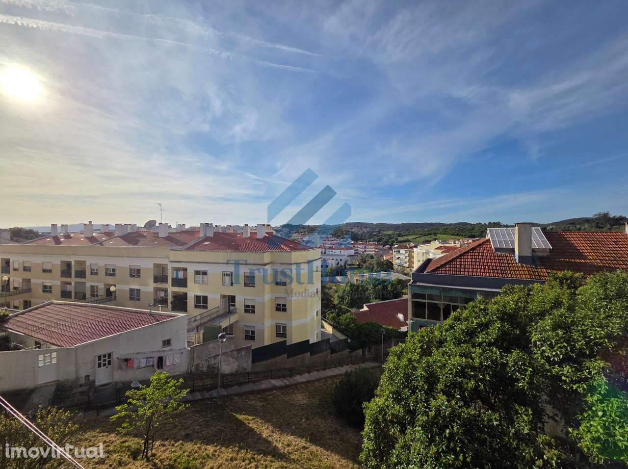 T1+1 totalmente remodelado e arrecadação com 23,5m2 e vista... - Grande imagem: 5/23