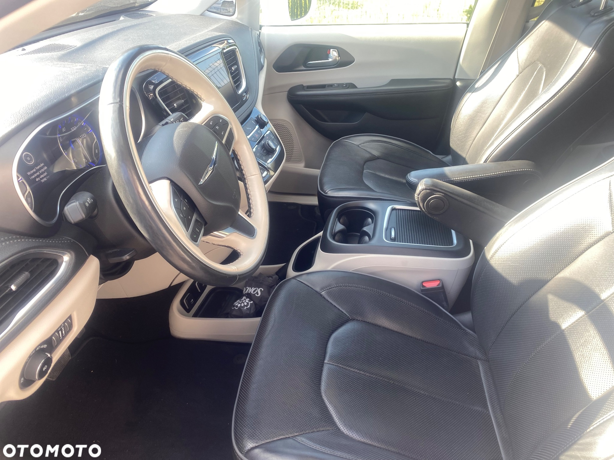 Chrysler Pacifica - 10