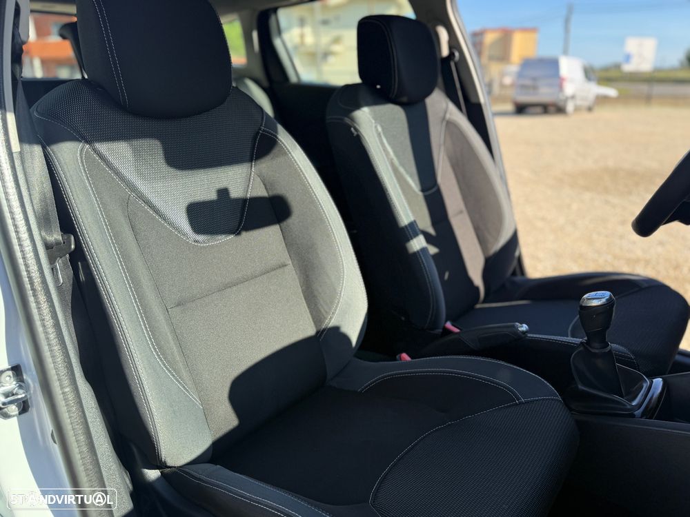 Renault Clio Sport Tourer (Energy) dCi 90 Bose Edition - 19