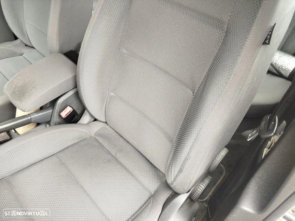VW Golf 1.4 FSi Confortline - 9