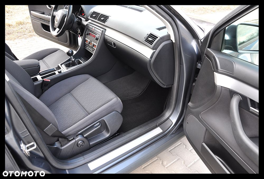 Audi A4 Limousine - 27