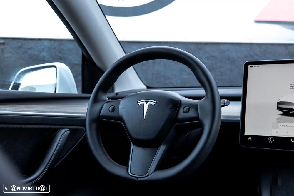Tesla Model Y Long Range Tração Integral - 18