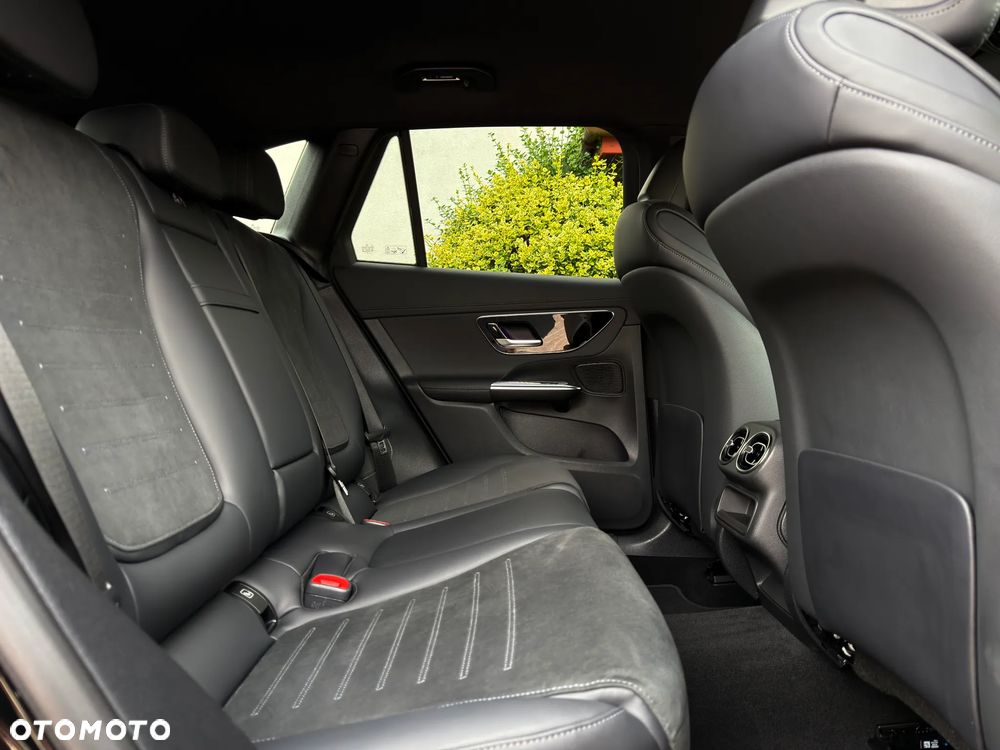 Mercedes-Benz GLC 220 d 4Matic 9G-TRONIC AMG Line Advanced - 11