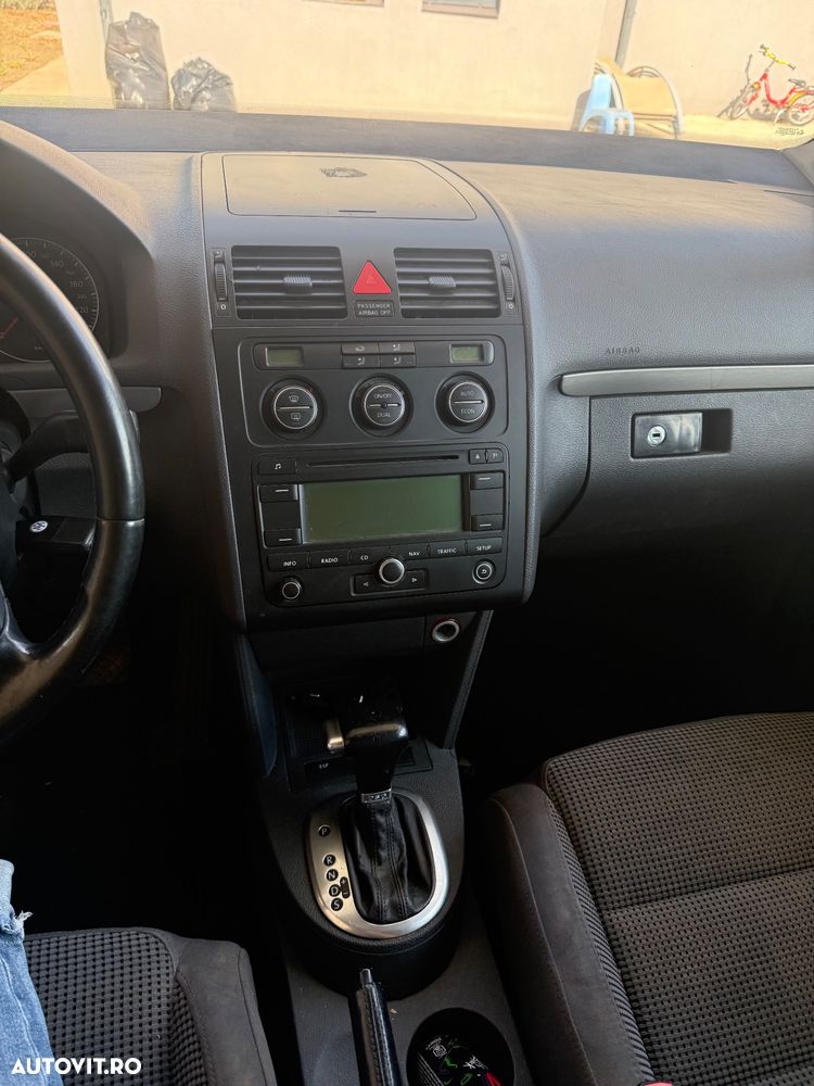Volkswagen Touran - 3