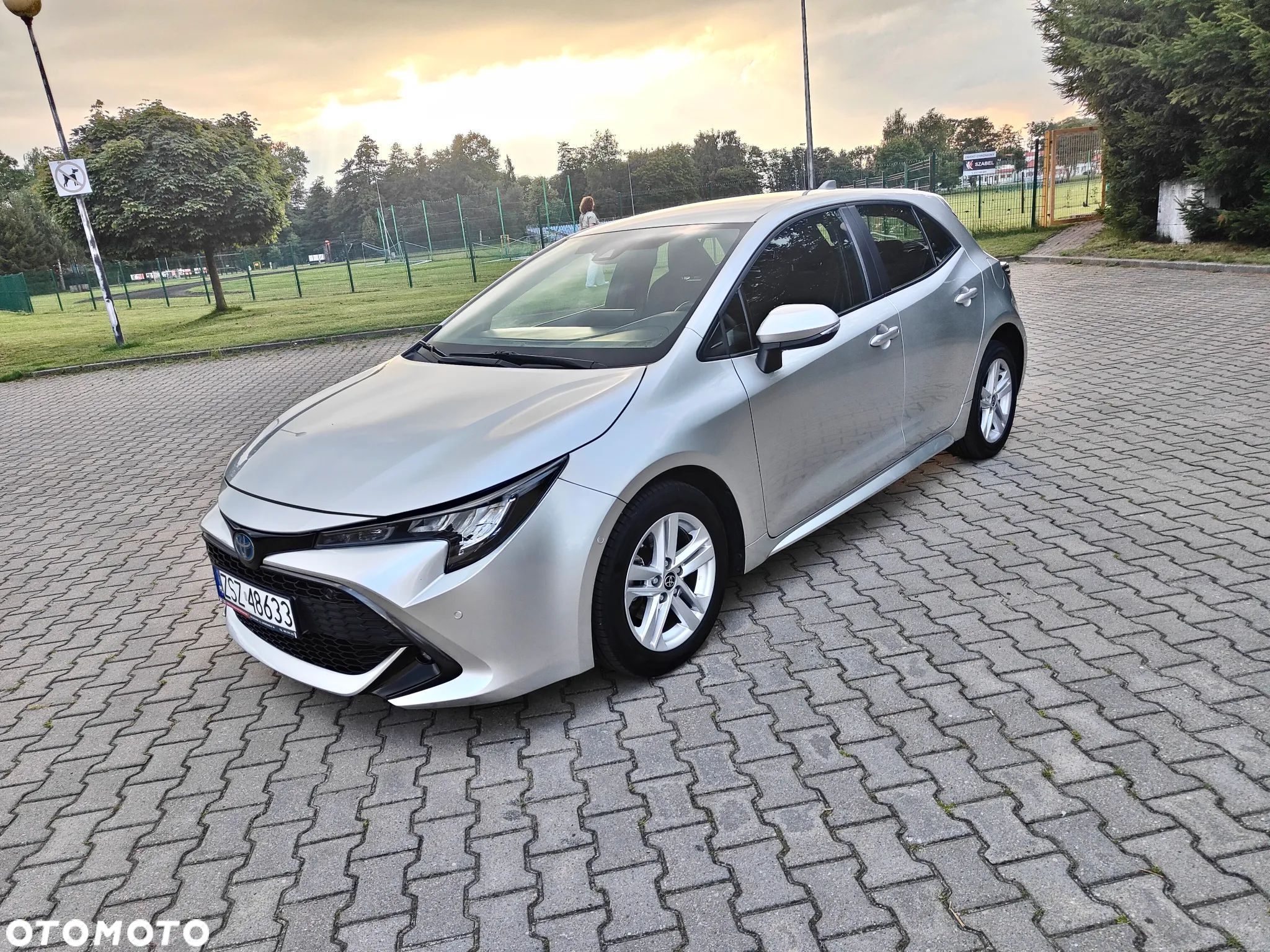 Toyota Corolla 1.8 Hybrid Executive - 1