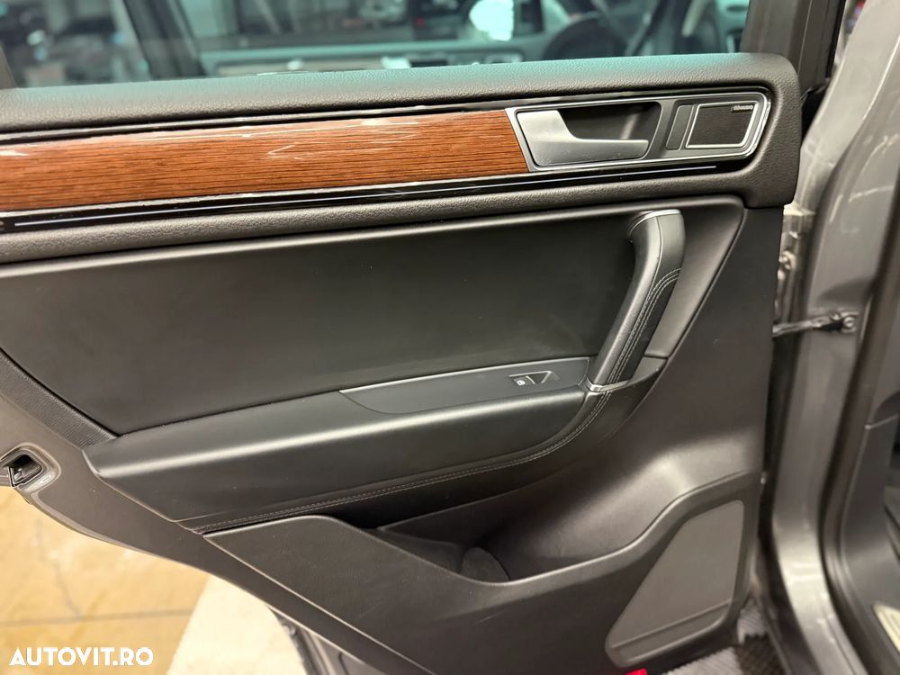 Volkswagen Touareg 3.0 V6 TDI BMT Terrain Tech - 10