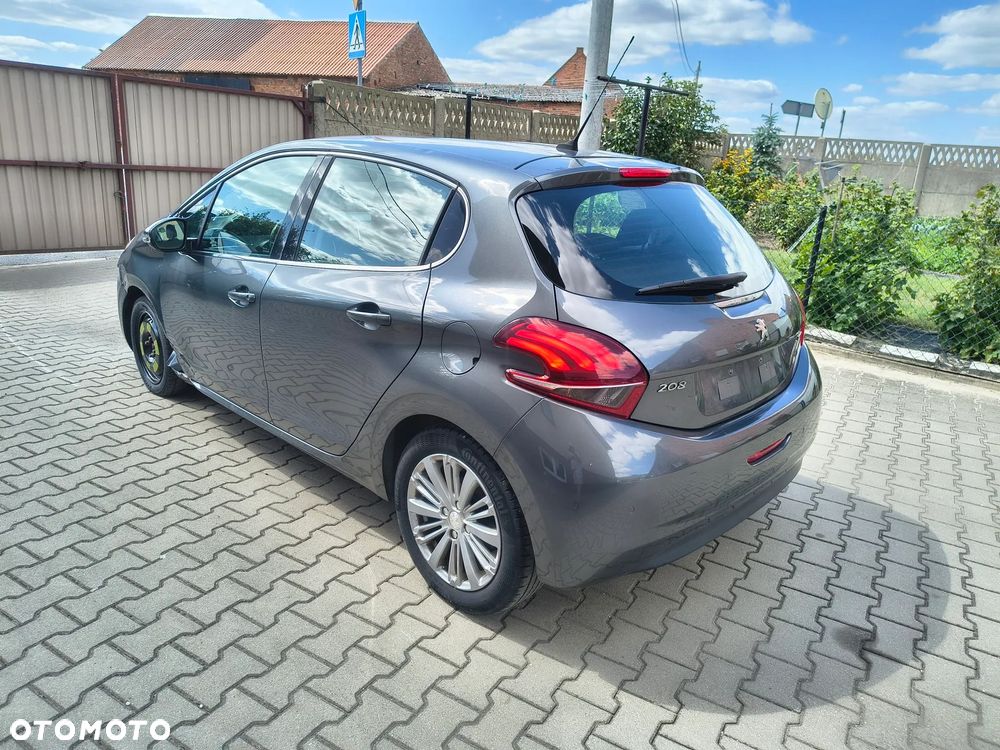 Peugeot 208 - 9