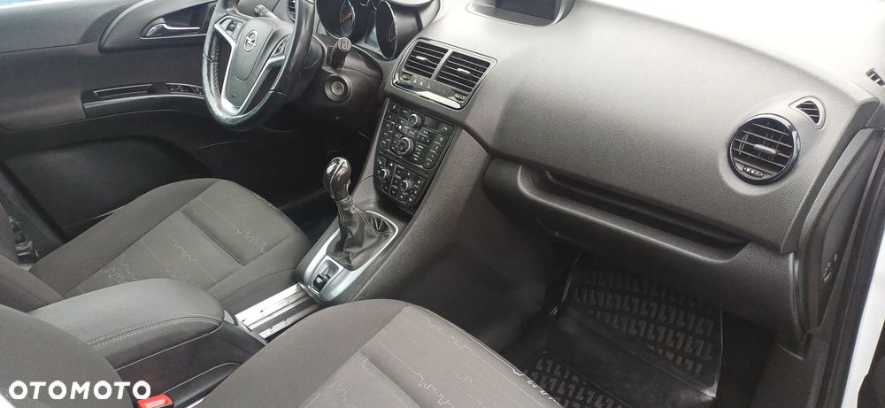 Opel Meriva - 12