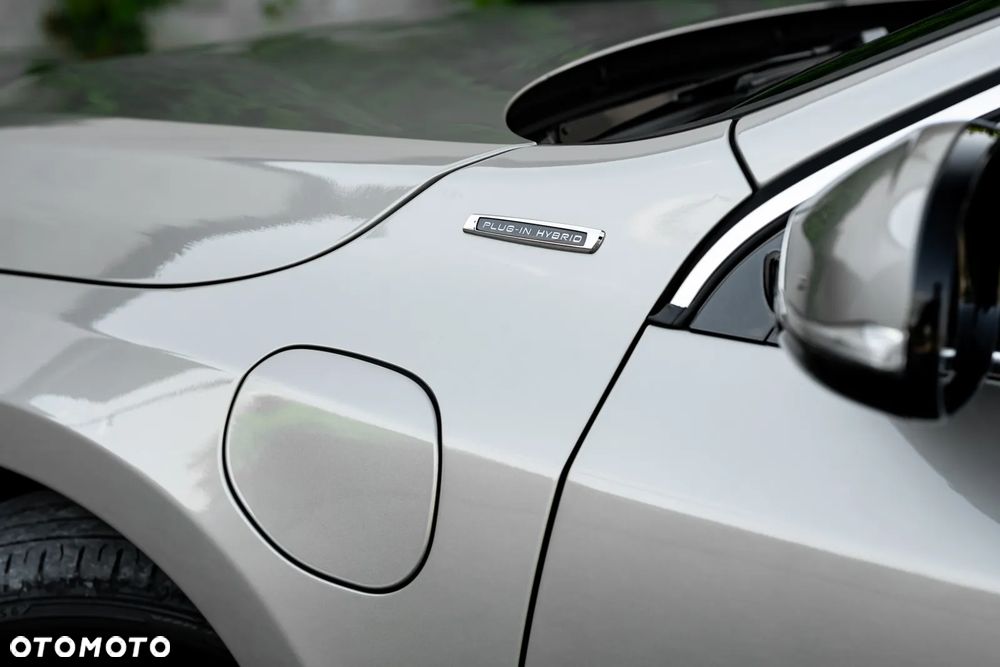 Volvo V60 D6 AWD Plug-in Hybrid Momentum - 41