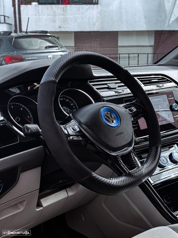 VW Touran 1.6 TDI R-Line DSG - 17