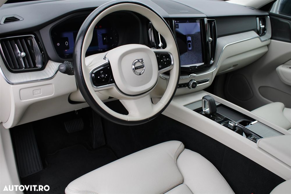Volvo XC 60 B4 D AWD Plus Bright - 11