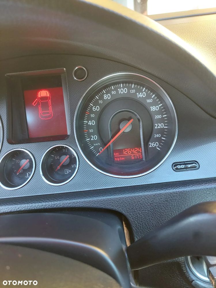 Volkswagen Passat 1.6 Comfortline - 26