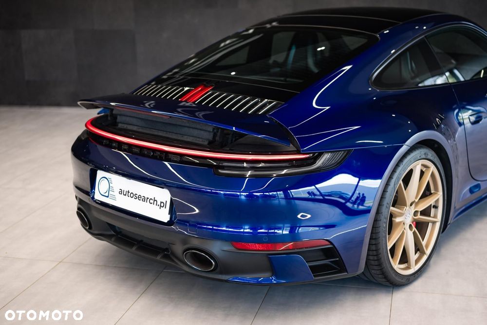 Porsche 911 Carrera 4S - 40